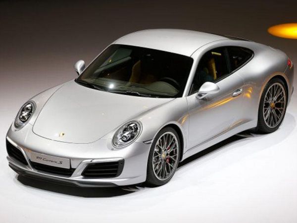 Porsche 911 ilin ən gəlirli maşını adlanıb