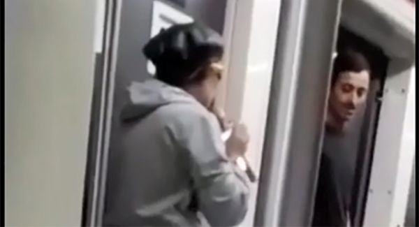 Sərnişinin Bakı metrosunda çəkilən bu videosu izlənmə rekordları qırır - VİDEO