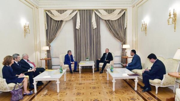 Prezident Fransa Senatının Fransa-Qafqaz dostluq qrupunun sədrini qəbul etdi - FOTOLAR