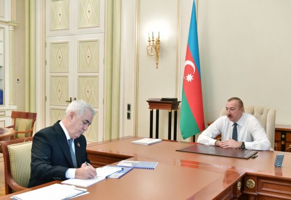 Prezident İlham Əliyev “Azərbaycan Dəmir Yolları” QSC-nin sədrini qəbul edib Prezident İlham Əliyev “Azərbaycan Dəmir Yolları” QSC-nin sədrini qəbul edib