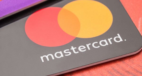 Оплата одним прикосновением с “Mastercard”