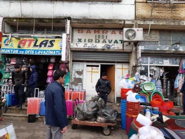 AQTA 8-ci km bazarında reyd keçirib - mənşəyi məlum olmayan ət aşkarlandı