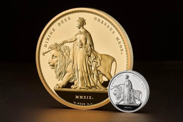 В Великобритании изготовлена самая крупная в истории страны золотая монета