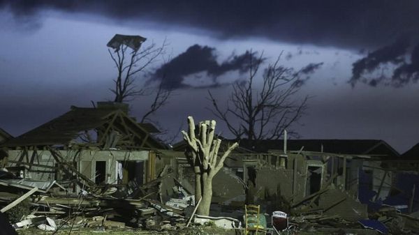 Tornadoes tear through US south, killing three