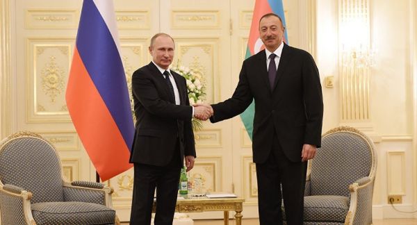 Путин поздравил Ильхама Алиева с днем рождения