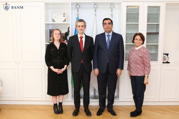 Новый посол Франции посетил Бакинскую Высшую Школу Нефти