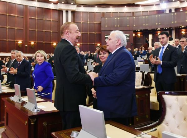 Yeni parlamentin ilk iclasından - FOTOLAR Yeni parlamentin ilk iclasından - FOTOLAR