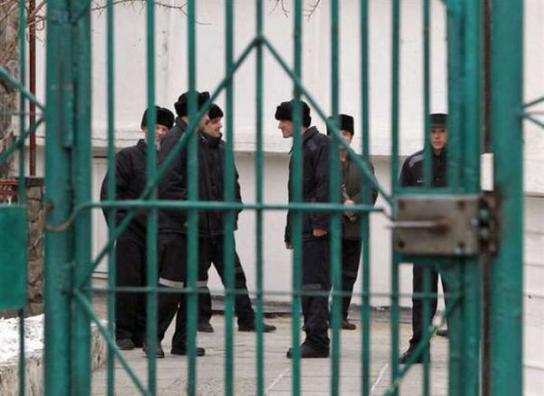 Минюст Азербайджана: Досрочно освобождены 200 заключенных