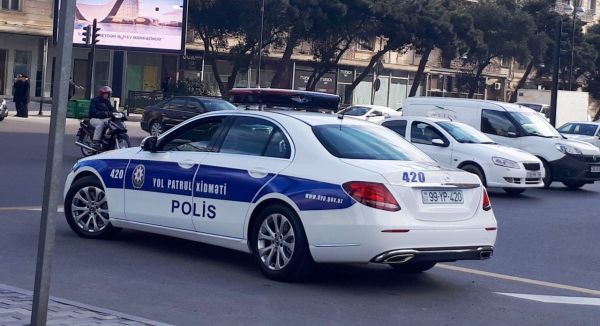 DYP sürücülük vəsiqəsinin müddəti bitən şəxslərə xəbərdarlıq etdi DYP sürücülük vəsiqəsinin müddəti bitən şəxslərə xəbərdarlıq etdi