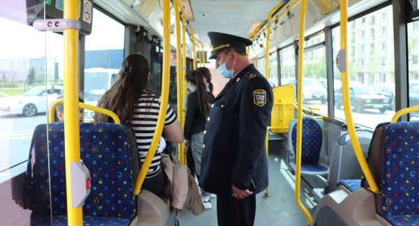 Maska taxmayanlar avtobuslara buraxılmayacaq Maska taxmayanlar avtobuslara buraxılmayacaq