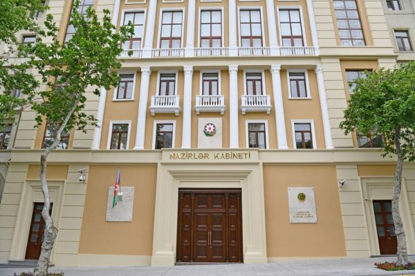 Tibbi ləvazimat və preparatların aparılmasına qoyulan qadağa uzadıldı