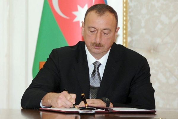 Prezident İlham Əliyev Aleksandr Lukaşenkonu təbrik edib Prezident İlham Əliyev Aleksandr Lukaşenkonu təbrik edib