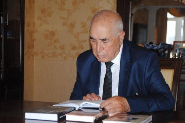 El ağsaqqalı Qənbər Qurbanovun doğum günüdür - FOTOLAR El ağsaqqalı Qənbər Qurbanovun doğum günüdür - FOTOLAR