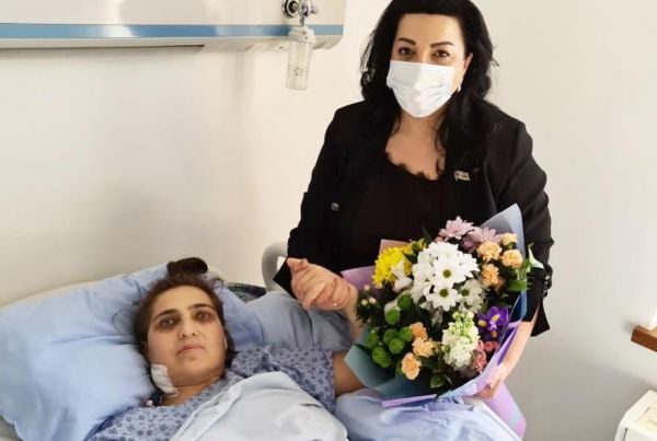 Fatma Yıldırım erməni terroru nəticəsində yaralanmış Rəmziyyə Quliyevanı ziyarət edib