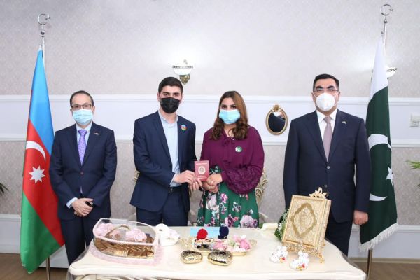Graduate of Baku Higher Oil School marries Pakistani student from same university