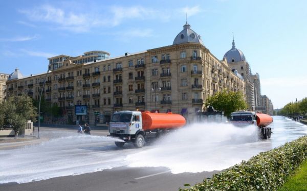 Коммунальные структуры Баку вновь продезинфицируют проспекты и улицы