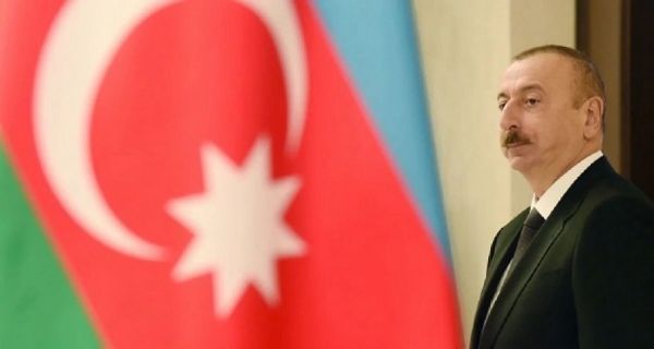 Ильхам Алиев поздравил азербайджанский народ с праздником Гурбан