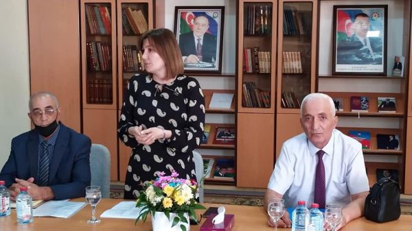 Millət vəkili Jalə Əhmədova Salyanda ziyalılarla görüşüb