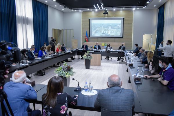 Qarabağda ətraf mühitə vurulmuş zərərin aradan qaldırılması müzakirə edilib Qarabağda ətraf mühitə vurulmuş zərərin aradan qaldırılması müzakirə edilib