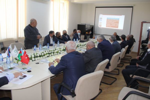 Xaçmazlı fermerlər payızlıq əkinlərlə bağlı maarifləndiriliblər Xaçmazlı fermerlər payızlıq əkinlərlə bağlı maarifləndiriliblər