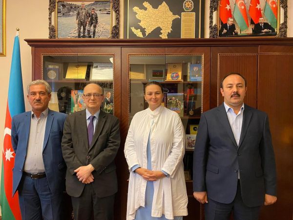 Qənirə Paşayeva Pof.Dr. Paşa Kərimovla görüşüb. Qənirə Paşayeva Pof.Dr. Paşa Kərimovla görüşüb.