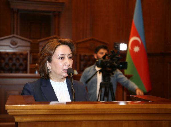 Səhnələşdirilmiş məhkəmə müsabiqəsinin qalibi bəlli olub - FOTOLAR Səhnələşdirilmiş məhkəmə müsabiqəsinin qalibi bəlli olub - FOTOLAR