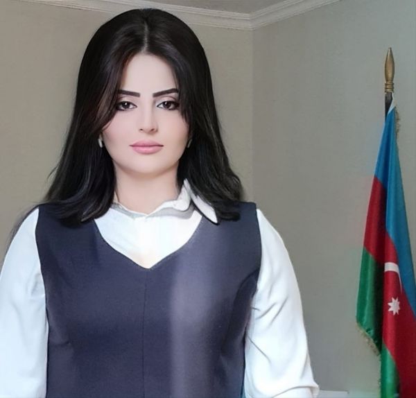 Elə bilirdim ki, öz yaşıdlarım olan qızların hamısının adı "qaçqındır (köçkündür)" Elə bilirdim ki, öz yaşıdlarım olan qızların hamısının adı "qaçqındır (köçkündür)"