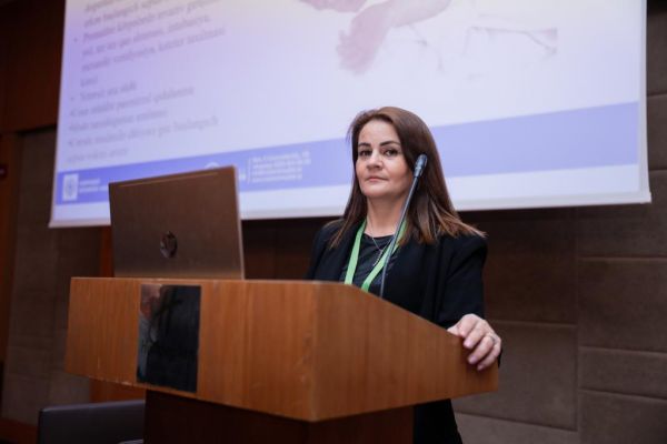 Mərkəzi Gömrük Hospitalının həkimləri “Beynəlxalq Vaxtından Əvvəl Doğulan Uşaqlar Günü”nə həsr olunmuş konfransda çıxış ediblər