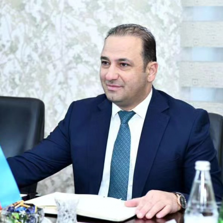 Xalqa xidmət edən partiya