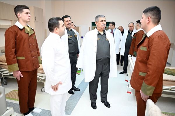 Руководство Министерства обороны посетило Военный госпиталь