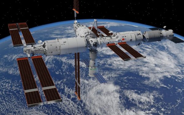 Kosmik tullantılar Çinin orbital stansiyasına ziyan vurub
