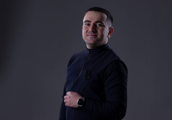 Valeh Arifoğlu Beynəlxalq Foto Sənəti Federasiyasına üzv seçildi Valeh Arifoğlu Beynəlxalq Foto Sənəti Federasiyasına üzv seçildi