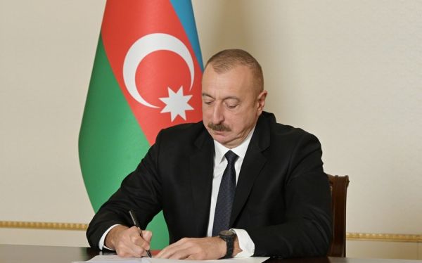 Azərbaycanda “Gömrük orqanlarında xidmət haqqında Əsasnamə” dəyişib Azərbaycanda “Gömrük orqanlarında xidmət haqqında Əsasnamə” dəyişib