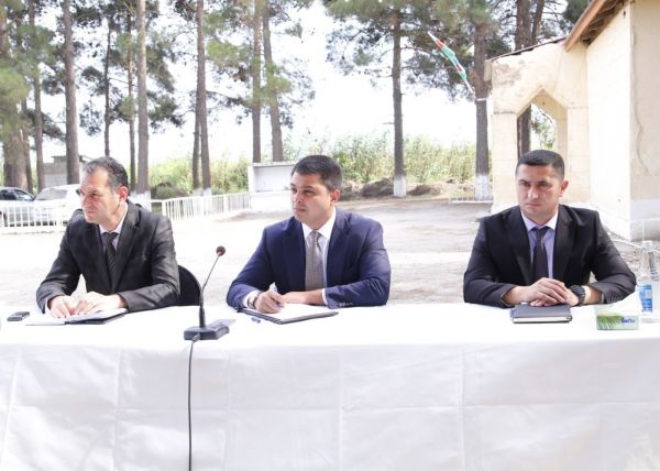 Neftçalanın icra başçısı növbəti səyyar görüş keçirib - FOTOLAR Neftçalanın icra başçısı növbəti səyyar görüş keçirib - FOTOLAR