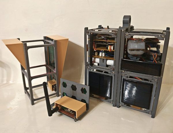 Azərbaycanda ilk olaraq AzTU-da nanopeykin işlək modeli hazırlanıb Azərbaycanda ilk olaraq AzTU-da nanopeykin işlək modeli hazırlanıb