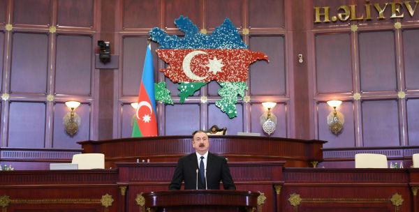 İlham Əliyev yeddinci çağırış Milli Məclisin ilk iclasında iştirak edir İlham Əliyev yeddinci çağırış Milli Məclisin ilk iclasında iştirak edir
