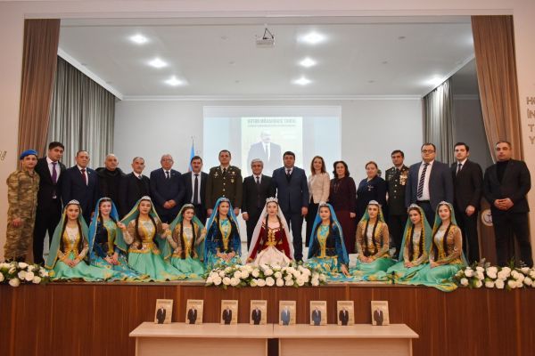 “Vətən müharibəsi tarixi – Şəxsiyyət faktoru” kitabının təqdimatı keçirildi - FOTOLAR