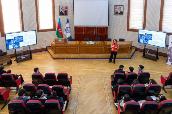 BDU-da RİİB-in “Akademik Azad Mirzəcanzadə adına inkişaf proqramı”na dair məlumatlandırma tədbiri