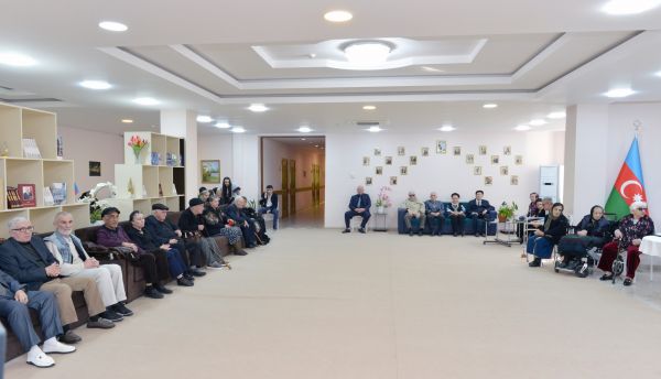 Ahıl şəxslər üçün musiqili istirahət proqramı təşkil edilib