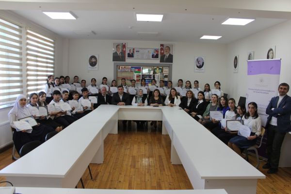 "Şagirdlərin şifahi və yazılı nitqinin inkişaf etdirilməsinə dəstək" layihəsi "Şagirdlərin şifahi və yazılı nitqinin inkişaf etdirilməsinə dəstək" layihəsi