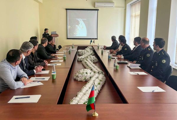 Xarici ticarət iştirakçıları ilə növbəti görüş keçirilib Xarici ticarət iştirakçıları ilə növbəti görüş keçirilib