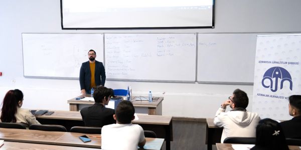 Peşə təhsilli tələbələr üçün kommunikasiya təlimləri təşkil edilib - FOTOLAR