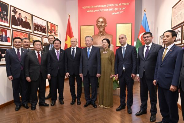 ADNSU-da Vyetnamın ilk Prezidentinin 135 illiyinə həsr edilmiş Memorial otağın açılışı olub - FOTOLAR