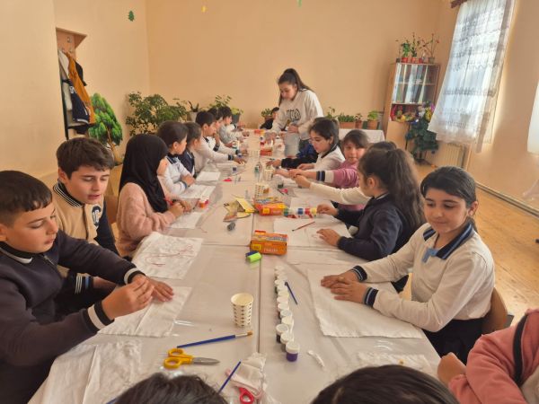 “Green hands, green bags: daha yaşıl gələcək üçün”