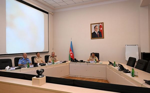 Министр обороны: Ильхам Алиев доволен деятельностью ВС Азербайджана