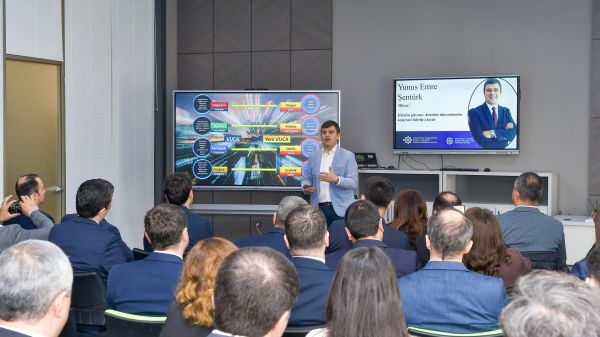 Milli Observatoriya tərəfindən kouçvari liderlik mövzusunda master-klass təşkil edilib