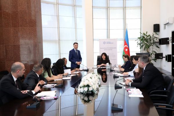 Suraxanıda bələdiyyə sədrləri ilə görüş keçirilib