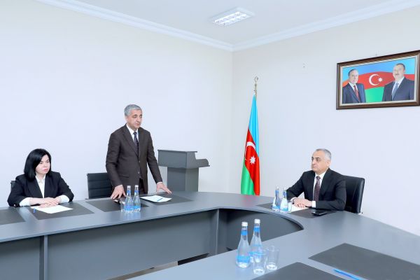 Rafail Quliyev nazirliyin kollektivinə təqdim edilib