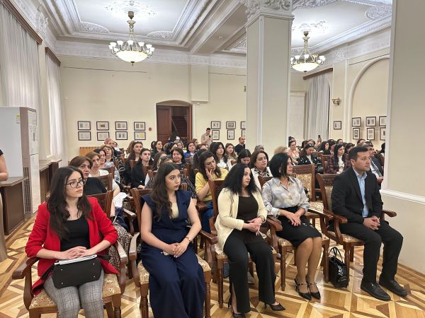 “Cümhuriyyət Maarifçiliyi və Müstəqil Azərbaycanın Təhsil Yolu” adlı tədbir keçirilib - FOTOLAR