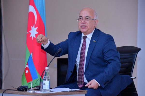 “Öz Vətənimizin himnini oxuduğunuz üçün xoşbəxtsiniz” - millət vəkili Anar İsgəndərov - FOTOLAR